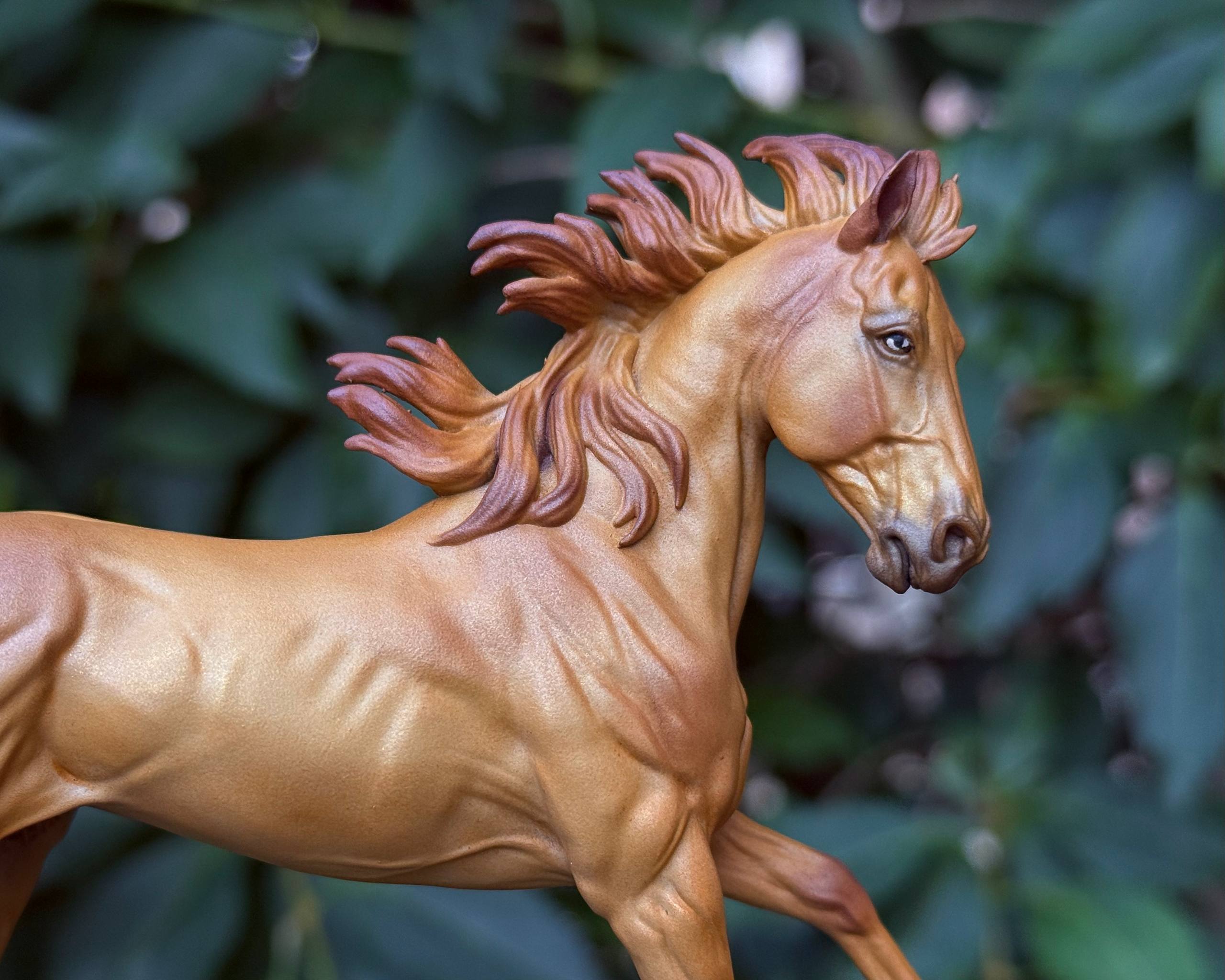 Poludnitsa, Thoroughbred horse sculpture
